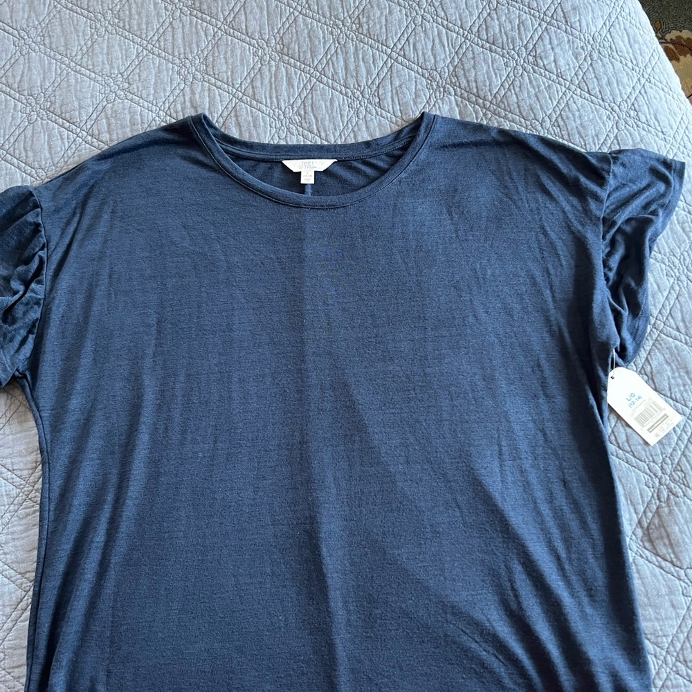 NWT. Time and Tru Relaxed Fit Top With Flutter Sleeves. Size Large.